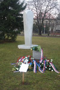 Pomník generála Rudolfa Pernického na Suchdole